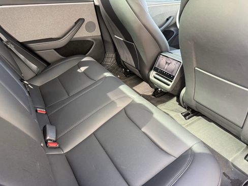 Used 2025 Tesla Model 3 Long Range RWD image 7