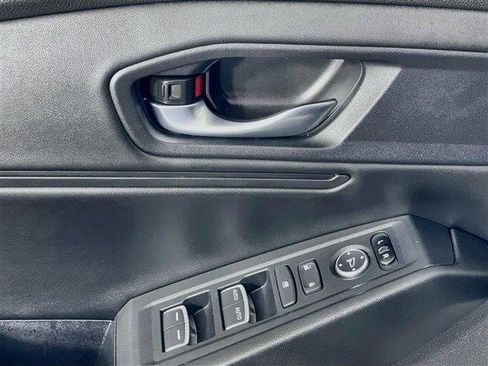 Used 2025 Honda Accord SE image 19