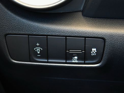 Used 2023 Hyundai Kona SE w/ Cargo Package FWD image 31