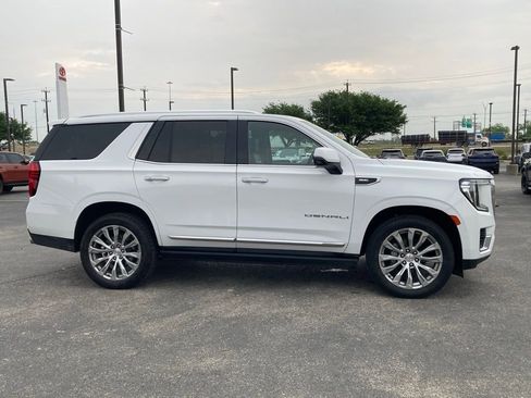 Used 2023 GMC Yukon Denali image 4