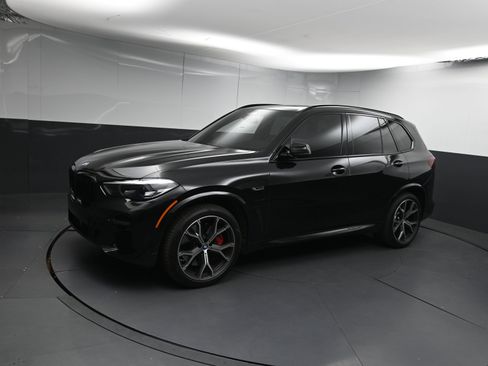 Used 2022 BMW X5 xDrive45e w/ M Sport Package image 4