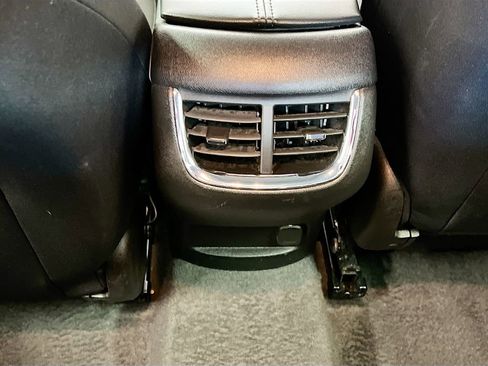Used 2025 Chevrolet Malibu LT FWD image 24