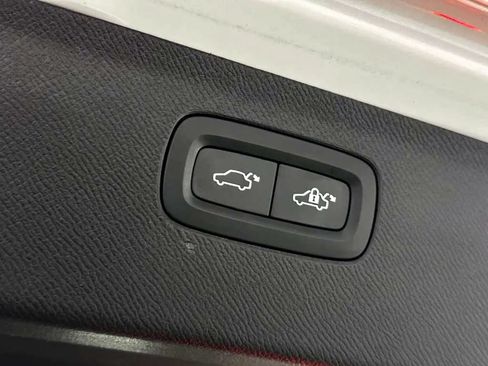 Used 2023 Volvo XC90 B6 Plus AWD/4WD image 39