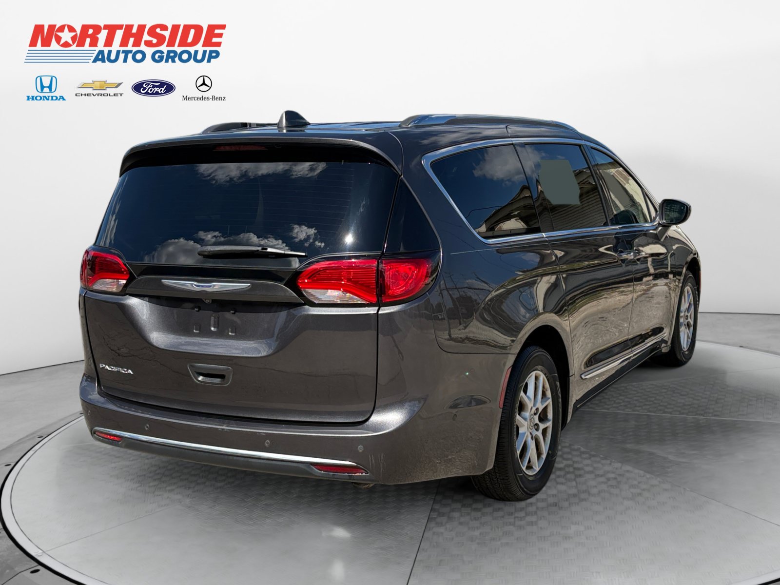 Used 2020 Chrysler Pacifica Touring-L w/ Advanced Safetytec Group FWD image 7