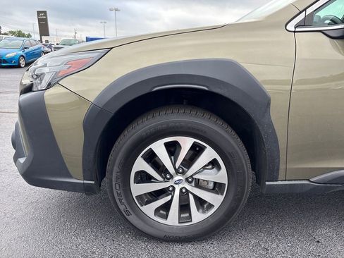Used 2023 Subaru Outback Premium image 32