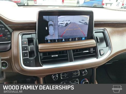 Used 2021 Chevrolet Suburban High Country w/ Premium Package image 17