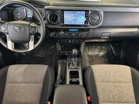 Certified 2023 Toyota Tacoma TRD Off-Road w/ Technology Package AWD/4WD image 17