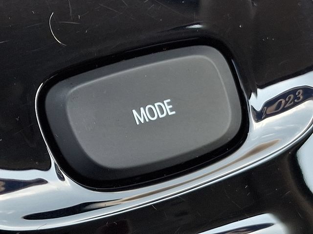 Used 2023 Buick Envision Essence AWD/4WD image 23