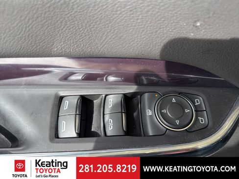 Used 2023 Cadillac XT4 Luxury w/ Cold Weather Package image 11