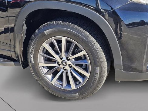 Used 2017 Toyota Highlander XLE FWD image 8