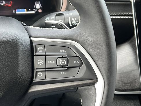 Used 2023 Jeep Grand Cherokee L Limited w/ Trailer Tow Group (B) image 21