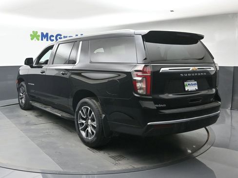 Used 2022 Chevrolet Suburban LT w/ Luxury Package image 28