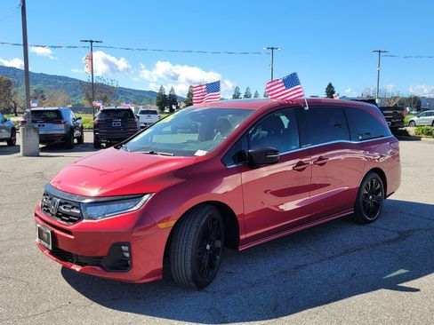 Used 2025 Honda Odyssey Sport-L image 8
