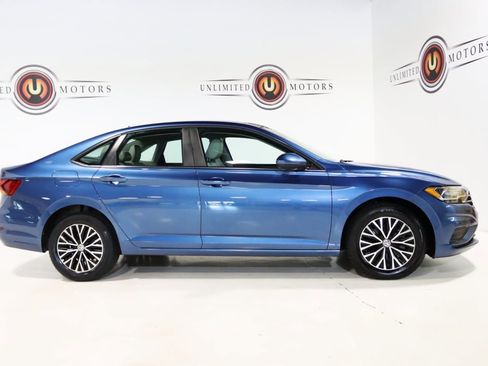 Used 2019 Volkswagen Jetta SE w/ Cold Weather Package image 25