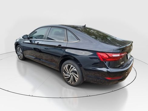 Used 2021 Volkswagen Jetta SEL image 3