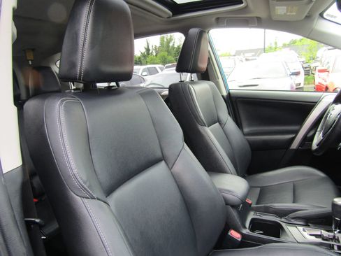 Used 2016 Toyota RAV4 Limited AWD/4WD image 11
