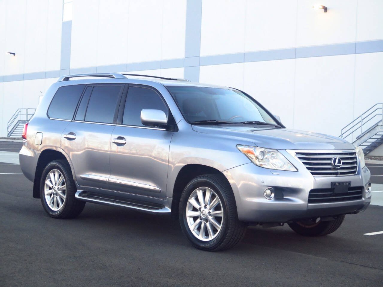Used 2008 Lexus LX 570 4WD w/ Technology Pkg image 6