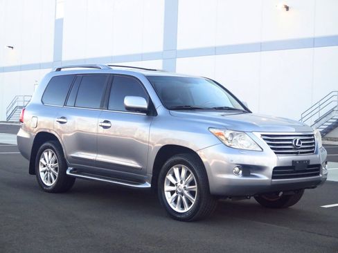 Used 2008 Lexus LX 570 4WD w/ Technology Pkg image 6