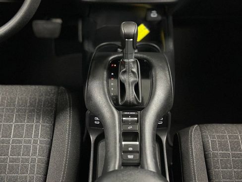 Used 2025 Honda HR-V LX image 17