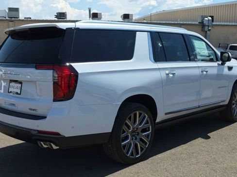 New 2026 GMC Yukon XL Denali Ultimate AWD/4WD image 9