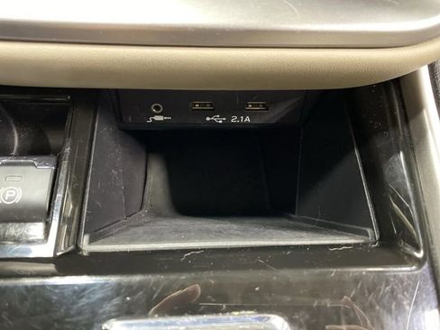 Used 2021 Subaru Legacy Limited image 23