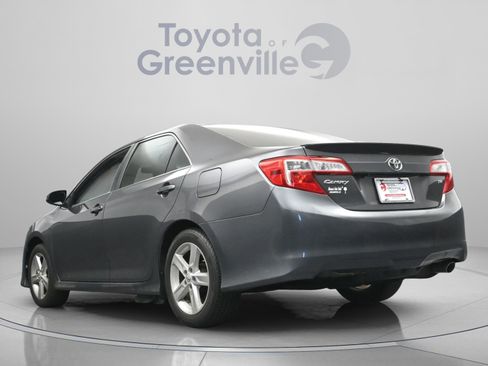 Used 2014 Toyota Camry SE FWD image 9