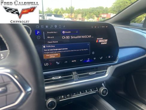 Used 2024 Chevrolet Equinox EV LT FWD image 19