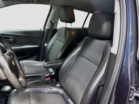 Used 2018 Chevrolet Trax LT w/ LT Convenience Package AWD/4WD image 17