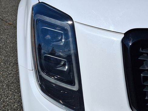 Used 2021 Kia Telluride SX w/ SX Prestige Package image 9