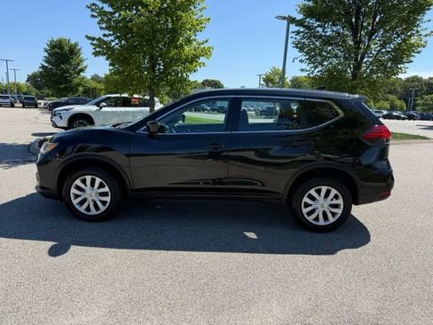 Used 2017 Nissan Rogue S AWD/4WD image 8
