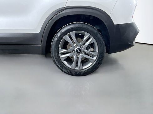 Used 2021 Kia Seltos LX image 28