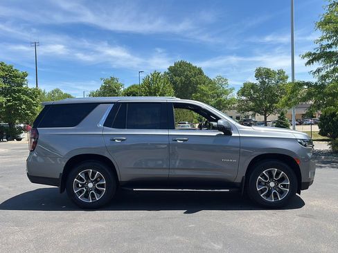 Used 2021 Chevrolet Tahoe LT w/ LT Signature Package AWD/4WD image 9