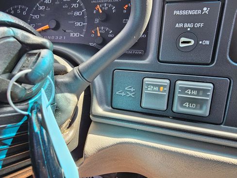 Used 1998 Chevrolet Silverado 1500 4x4 Extended Cab w/ Preferred Equipment Group 2 image 29