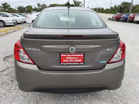 Used 2015 Nissan Versa FWD image 4
