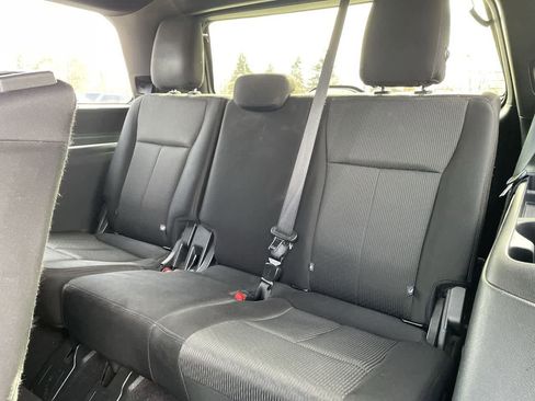 Used 2019 Ford Expedition XLT image 19