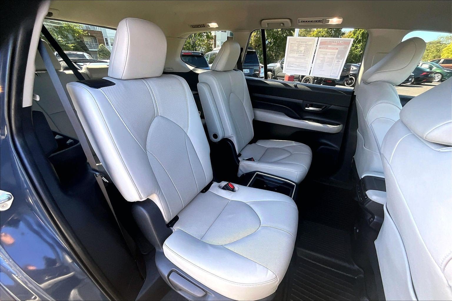 Used 2024 Toyota Grand Highlander AWD Hybrid image 25
