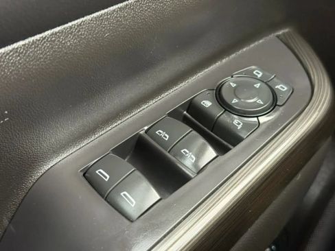 Used 2022 GMC Acadia SLT w/ Preferred Package AWD/4WD image 37