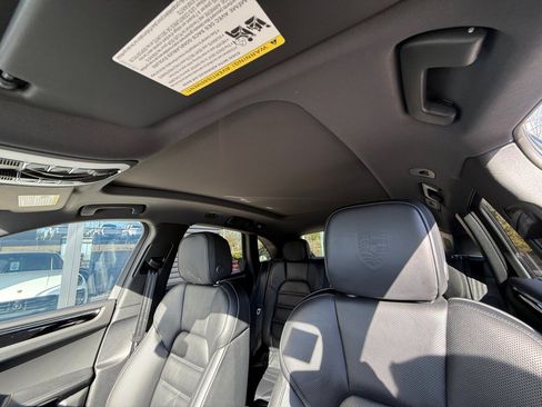 New 2026 Porsche Macan image 19