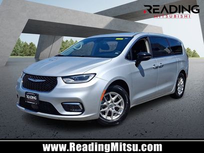 Used 2024 Chrysler Pacifica Touring-L