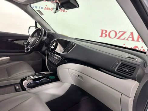Used 2020 Honda Pilot Touring image 17