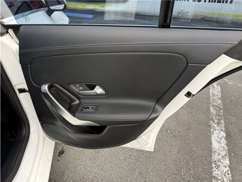 Used 2020 Mercedes-Benz CLA 250 image 25