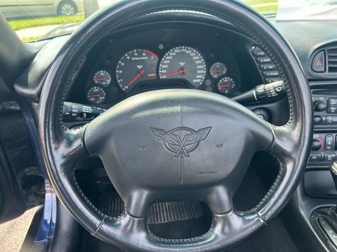 Used 2000 Chevrolet Corvette Convertible w/ Memory Pkg image 18