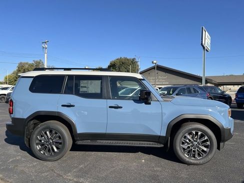 Certified 2025 Toyota Land Cruiser image 8