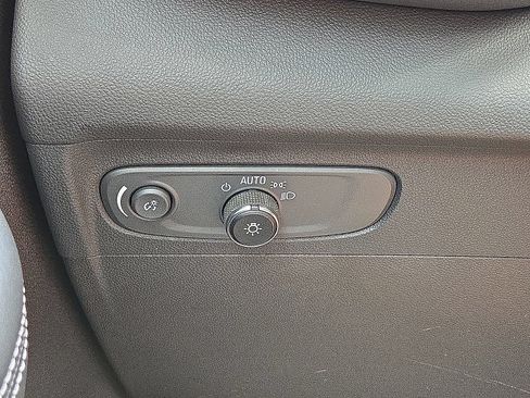 Used 2023 Buick Envision Essence FWD image 25