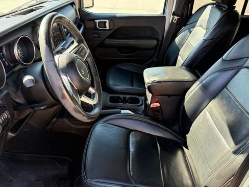 Used 2018 Jeep Wrangler Unlimited Sahara image 10