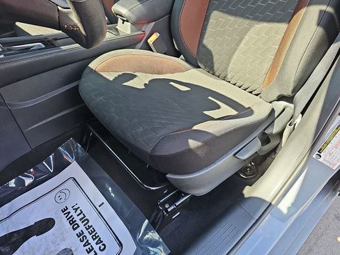 Used 2023 Nissan Kicks SR FWD image 32