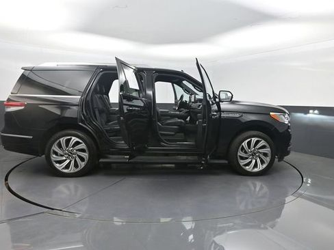 Used 2023 Lincoln Navigator Reserve RWD image 37