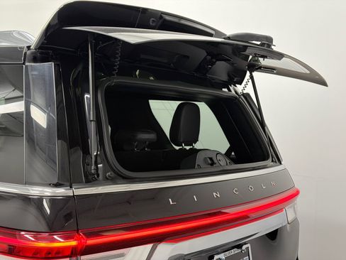 Certified 2022 Lincoln Navigator Reserve image 8