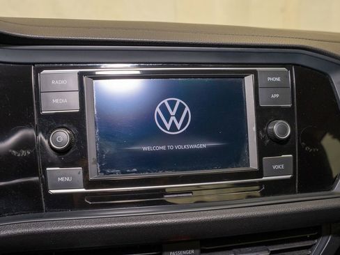 Used 2024 Volkswagen Jetta SE image 12