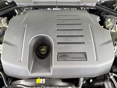 Used 2025 Land Rover Defender 110 X-Dynamic SE image 26